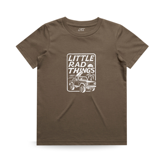 THE BRONCO LITTLE RAD THINGS TEE - BROWN