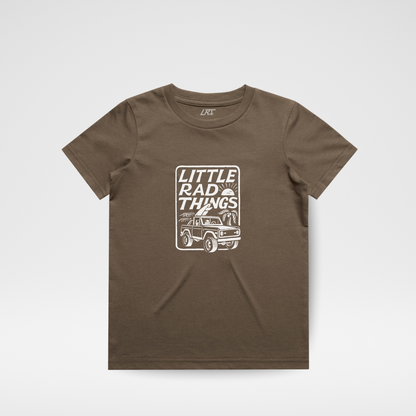 THE BRONCO LITTLE RAD THINGS TEE - BROWN