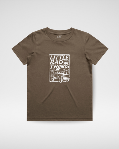 THE BRONCO LITTLE RAD THINGS TEE - BROWN
