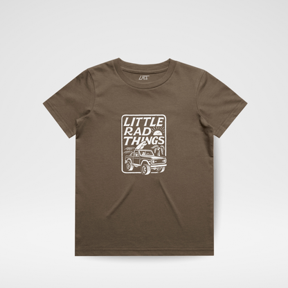 THE BRONCO LITTLE RAD THINGS TEE - BROWN